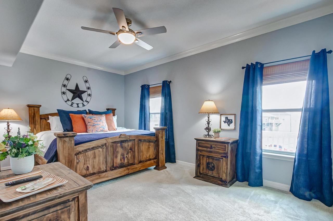 Spring Break Specials! Front Row Views - Tiki Bar - Playground Villa Bolivar Peninsula Bagian luar foto